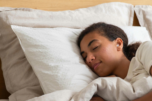 Est-ce dangereux de dormir avec des écouteurs toute la nuit ? Lallaby